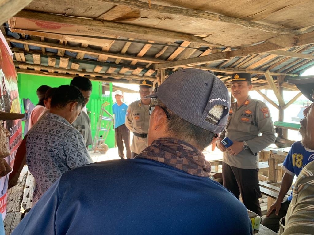 Kapolsek AKP Buala Harefa Pimpin Kegiatan Jum'at Curhat di Pelabuhan Bintan Jaya Gudang Karet