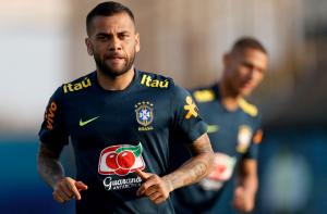 Dipenjara karena Kasus Pemerkosaan, Dani Alves Dihapus dari Daftar Legenda Barcelona