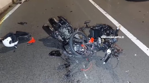 4 Fakta Pemotor Lawan Arah Tewas Ditabrak Fortuner di JLNT Casablanca
