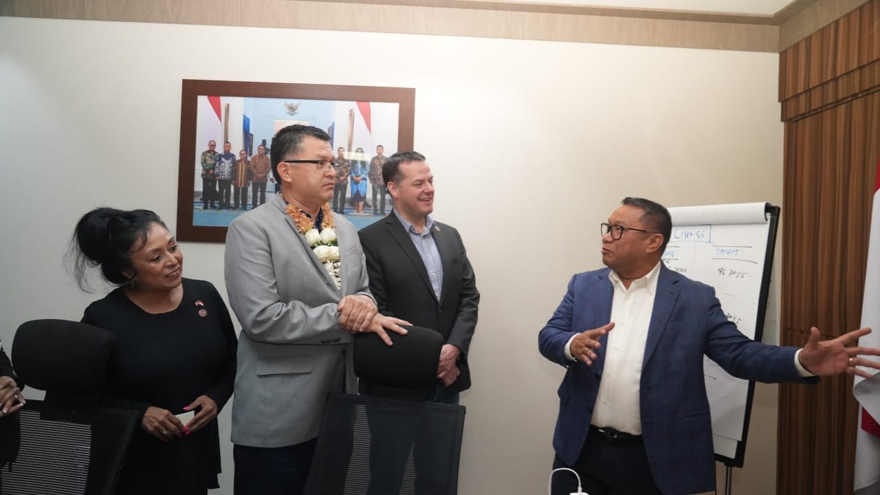 Di Depan Pemerintah Amerika, Fary Francis Tegaskan Komitmen Prabowo Jadikan Batam Tujuan Investasi Dunia Di Depan Pemerintah Amerika, Fary Francis Tegaskan Komitmen Prabowo: Jadikan Batam Tujuan Investasi Dunia