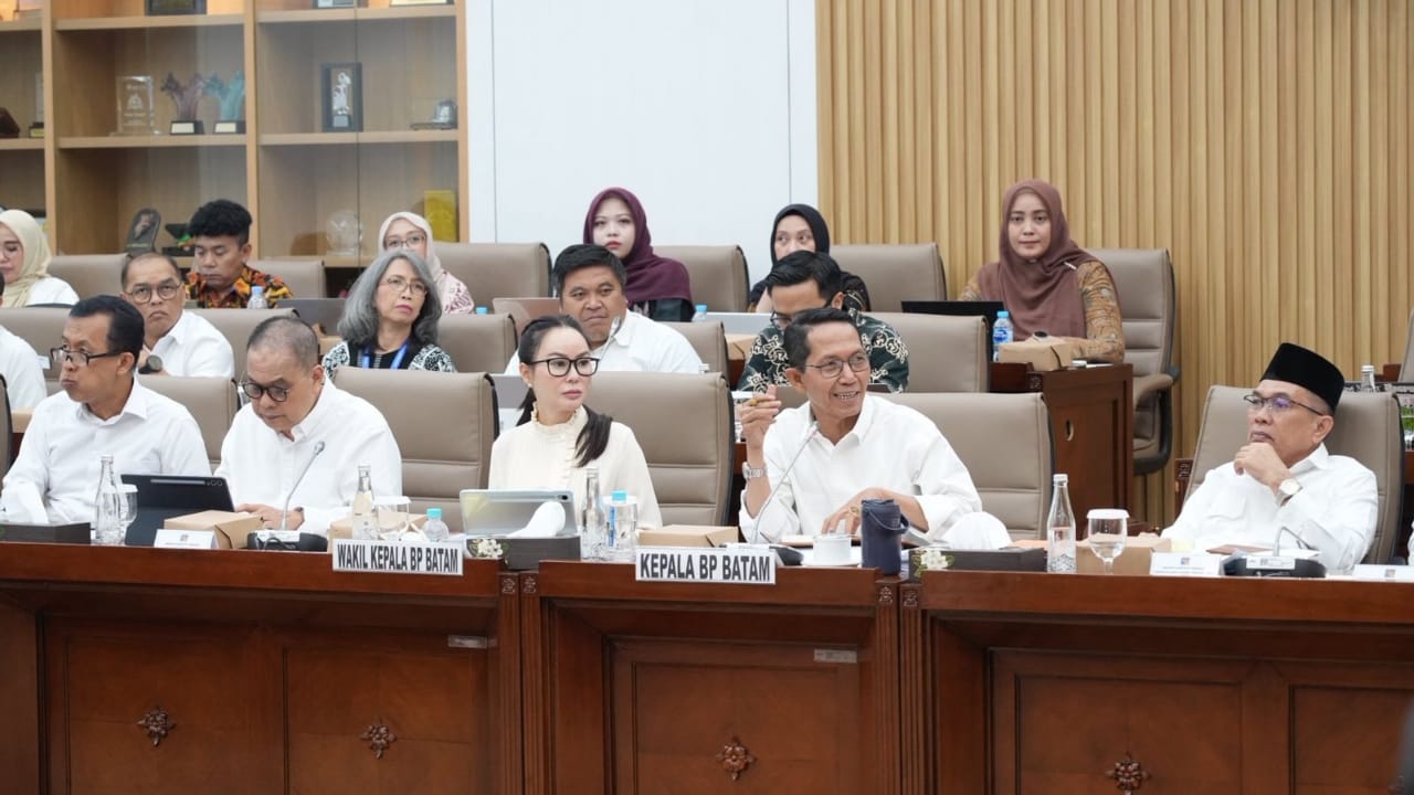 Dinilai Transparan dan Komprehensif, Amsakar - Li Claudia Diapresiasi Komisi VI DPR RI