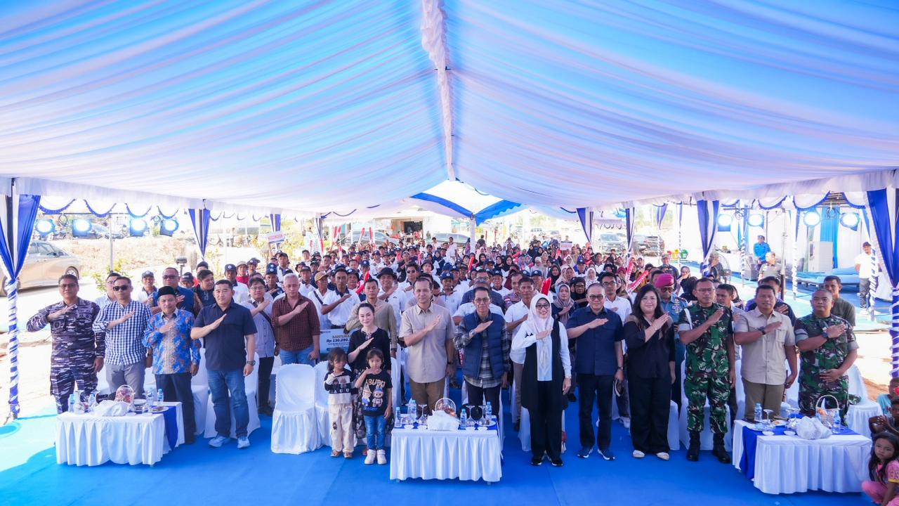 Warga Tanjung Banun Terima Bantuan Perbekalan dan Santunan Rumah Secara Penuh