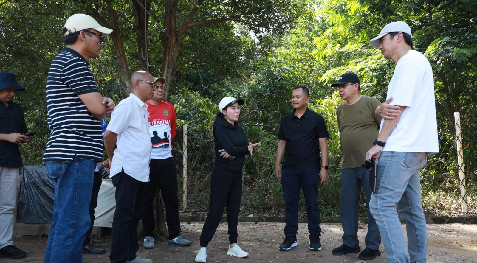 Plh Kepala BP Batam Pantau Langsung Proyek Jalan dan Drainase, Li Claudia Pastikan Pengerjaan Berjalan Optimal