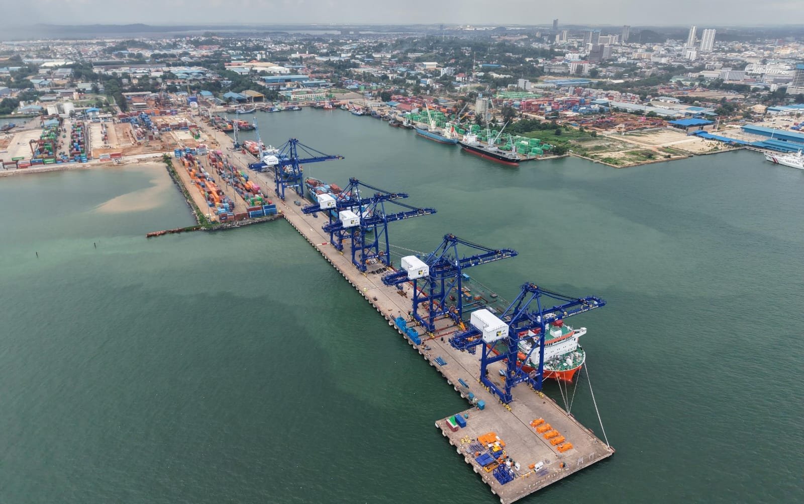 Pelabuhan Batam Cetak Kinerja Positif, Arus Peti Kemas Tumbuh 8,2%